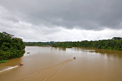 Transporting goods on water