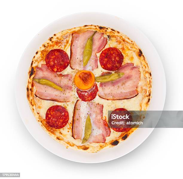 Pizza - zdjęcia stockowe i więcej obrazów Bez ludzi - Bez ludzi, Białe tło, Czerwona papryka chili