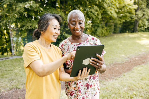 istock Smartphones for Seniors: A Simple Guide 1795331085