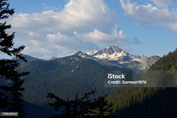 North Cascades Valley Stockfoto und mehr Bilder von Nationalpark North Cascades - Nationalpark North Cascades, Bundesstaat Washington, Fotografie