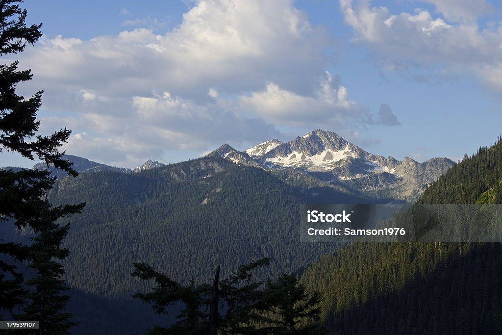 Valle de las cascadas del norte - Foto de stock de Parque Nacional de las Cascadas del Norte libre de derechos