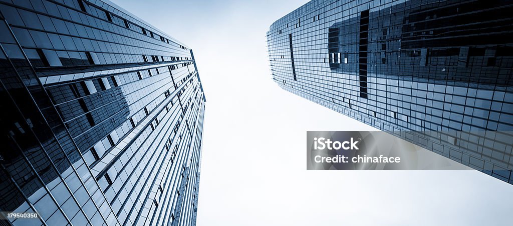 Negocios moderno edificio de vidrio - Foto de stock de Muro cortina - Fachada arquitectónica libre de derechos