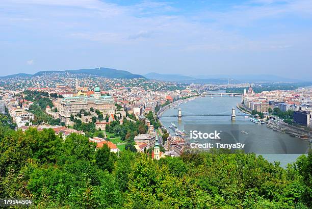 Vista Dallalto Di Budapest Ungheria - Fotografie stock e altre immagini di Ambientazione esterna - Ambientazione esterna, Budapest, Capitali internazionali
