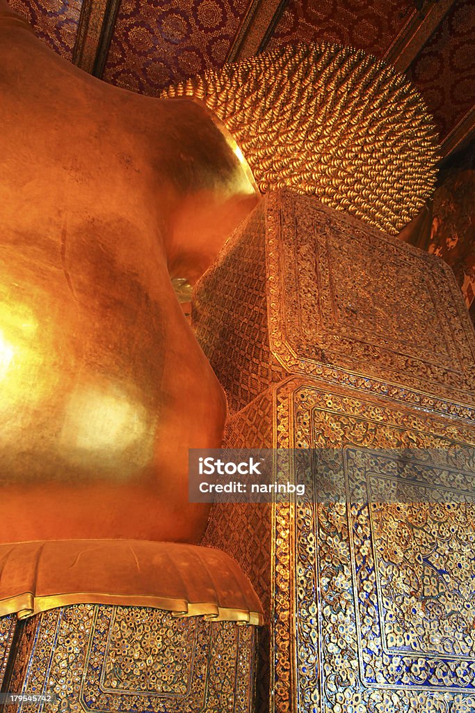 Estátua do Buda Reclinado imagem - Royalty-free Arcaico Foto de stock