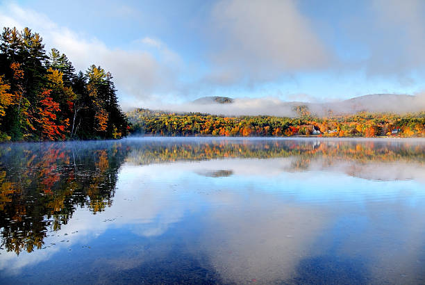 istock Fall Foliage in New Hampshire 179553946