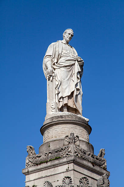 istock Como dedicated a statue to his illustrious citizen: Alessandro Volta 179573203