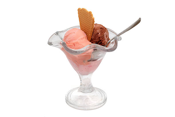 istock Ice cream cup with cookies isolated 179575240