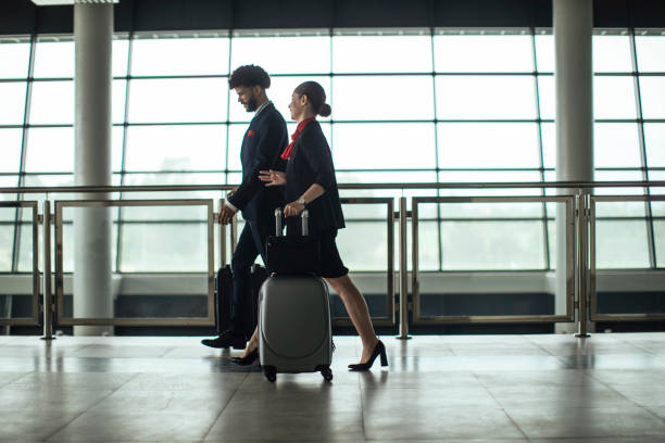 going to work - tripulação imagens e fotografias de stock