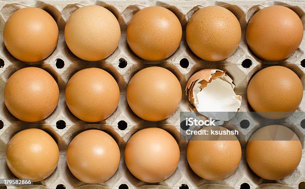 Brązowe Jaja - zdjęcia stockowe i więcej obrazów Bez ludzi - Bez ludzi, Brązowy, Dieta
