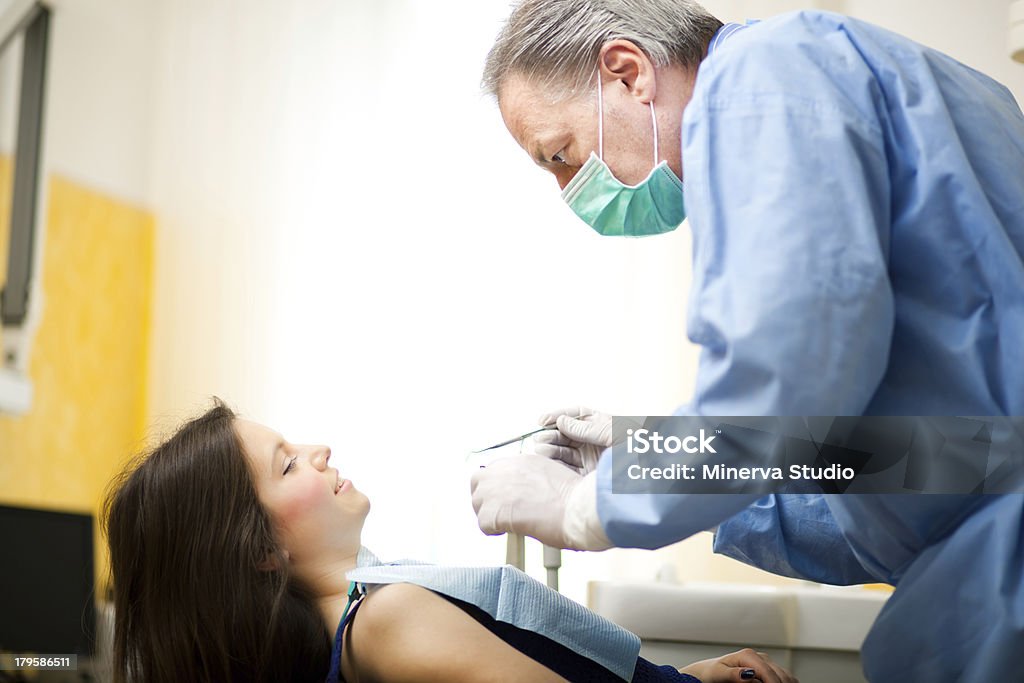 Dentista - Foto stock royalty-free di Accudire