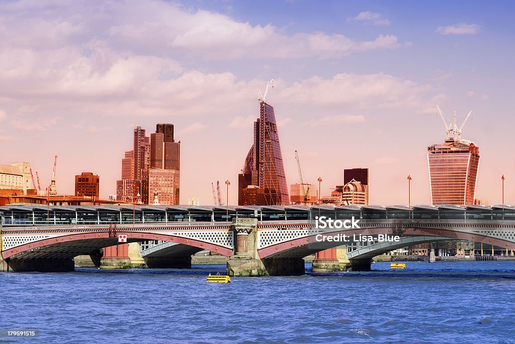 Skyline von London - Lizenzfrei Brücke Stock-Foto