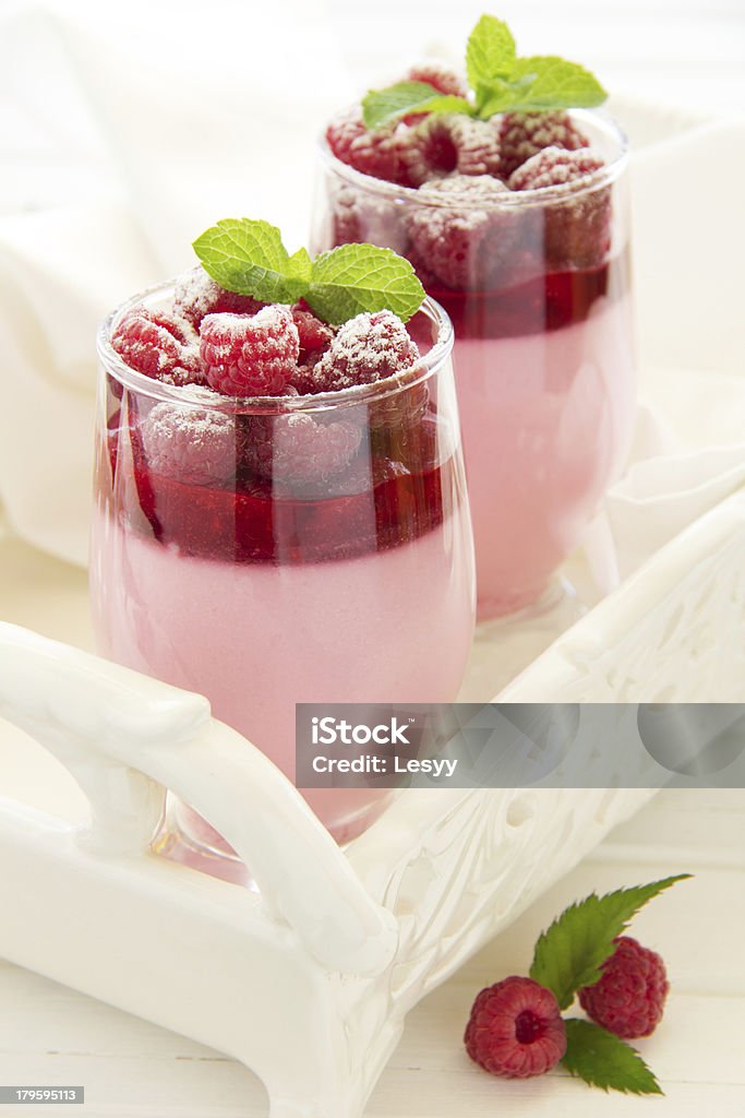 Framboesa Sobremesa panna cotta, Foco Diferencial. - Royalty-free Amor Foto de stock