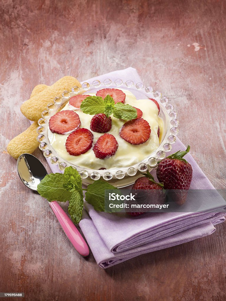 tiramisu dessert à la fraise - Photo de Aliment libre de droits