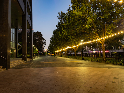 Melbourne's deserted Southbank walkway,  early morning