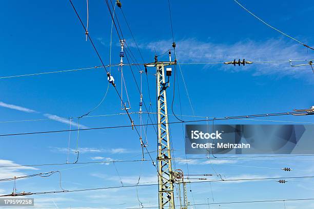 Foto de Catenary Com Céu Azul e mais fotos de stock de Arame - Arame, Azul, Cabo