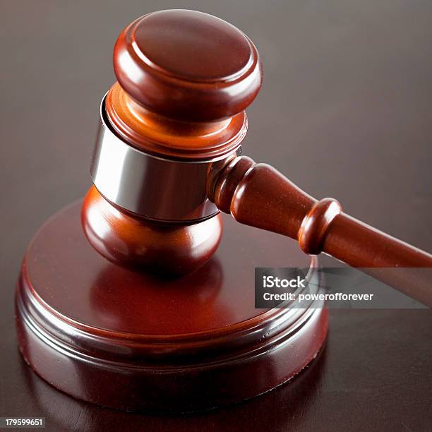 Martelo De Juiz E Bloco De Sonda - Fotografias de stock e mais imagens de Acusação - Acusação, Audiência em Tribunal, Ação judicial
