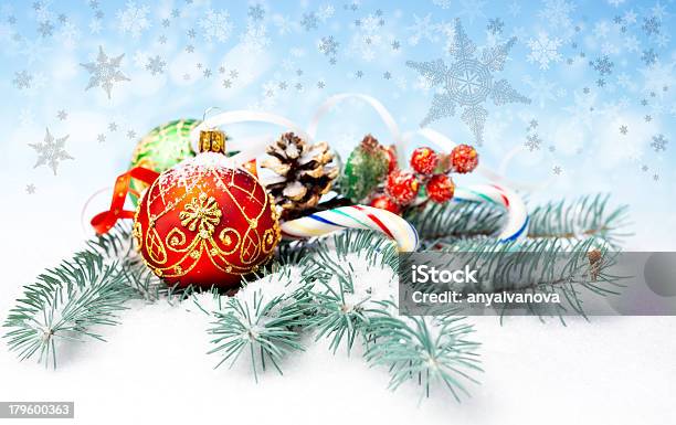 Natal Decorações E Doces - Fotografias de stock e mais imagens de Abeto - Abeto, Abstrato, Artigo de Decoração