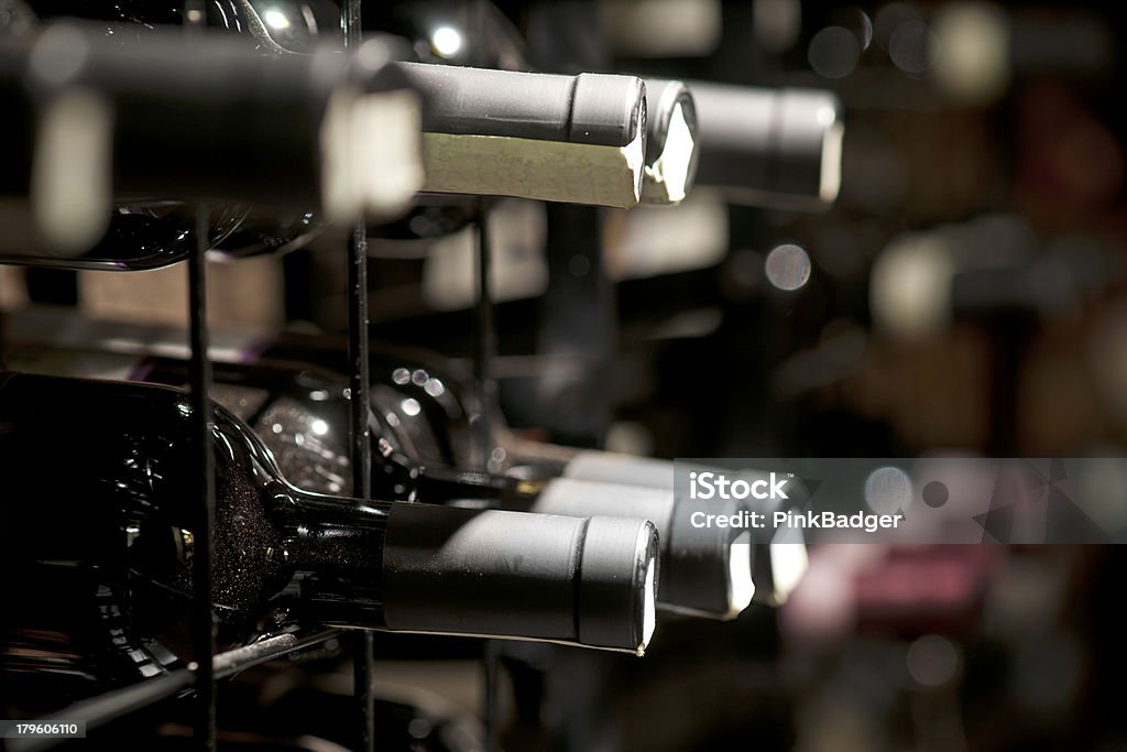 Cantina di vini - Foto stock royalty-free di Adulto in età matura