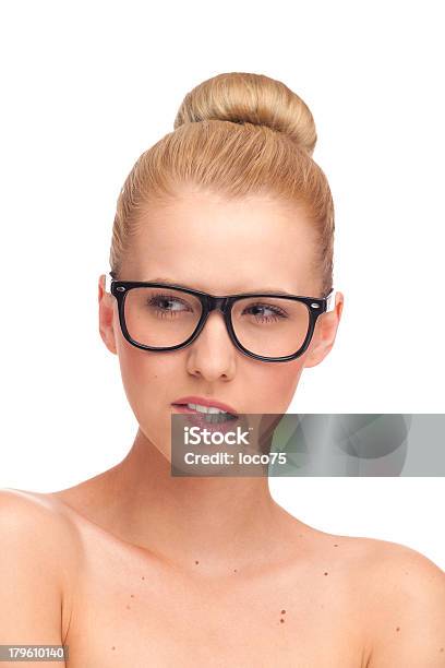 Bela Jovem De Óculos Morder O Lábio - Fotografias de stock e mais imagens de 20-24 Anos - 20-24 Anos, Adulto, Beleza