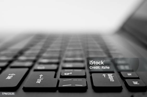ノートパソコンのキーボードのクローズアップ - アイコンのストックフォトや画像を多数ご用意 - アイコン, アルファベット, アルミニウム