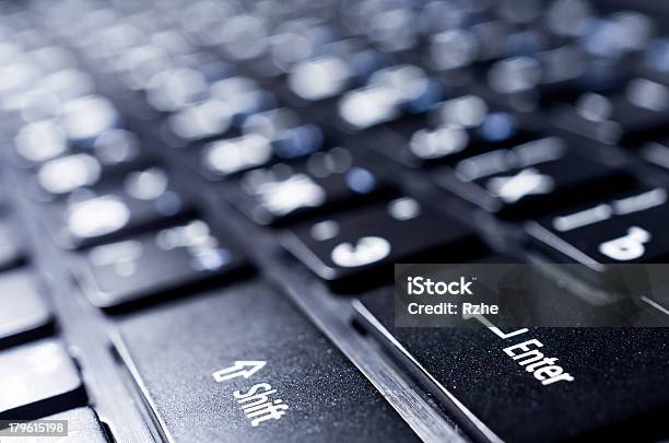 Computadora En Primer Plano De Teclado Foto de stock y más banco de imágenes de Abstracto