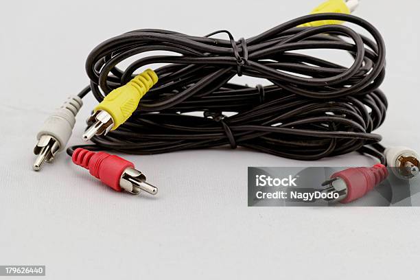 Drei Rca Kabel Und Stecker Stockfoto und mehr Bilder von Audiozubehör - Audiozubehör, Ausrüstung und Geräte, Computerkabel