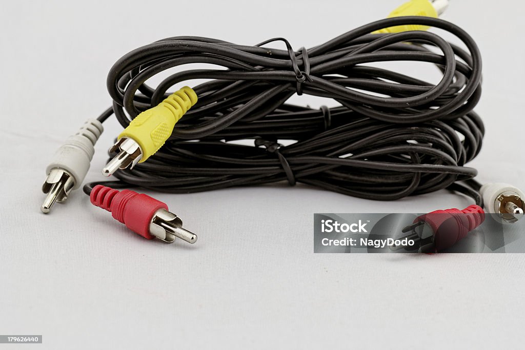 Три Спутник кабелей и вилка - Стоковые фото Аудиооборудование роялти-фри