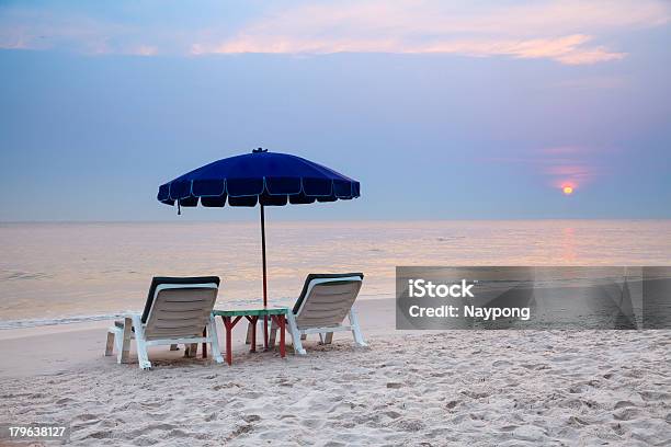 Foto de Tropical Praia Ao Nascer Do Sol e mais fotos de stock de Areia - Areia, Azul, Estação turística