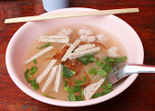 nudelsuppe-mit-schweinefleisch-thai-stil.jpg?b=1&s=170x170&k=20&c=qTMKWiF8B6dHyfMUNklhK3PyHMD2LJSIarxUaLa7HjU=