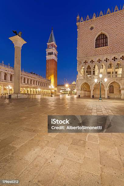 Piazza San Marco Venezia - Fotografie stock e altre immagini di Notte - Notte, Venezia, Ambientazione esterna