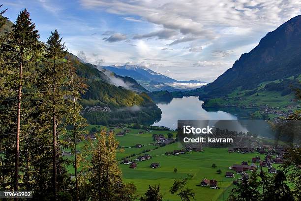 El Paraíso Foto de stock y más banco de imágenes de Agua - Agua, Alpes Europeos, Alpes suizos