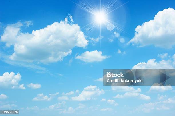 Cielo Despejado Foto de stock y más banco de imágenes de Aire libre - Aire libre, Azul, Belleza