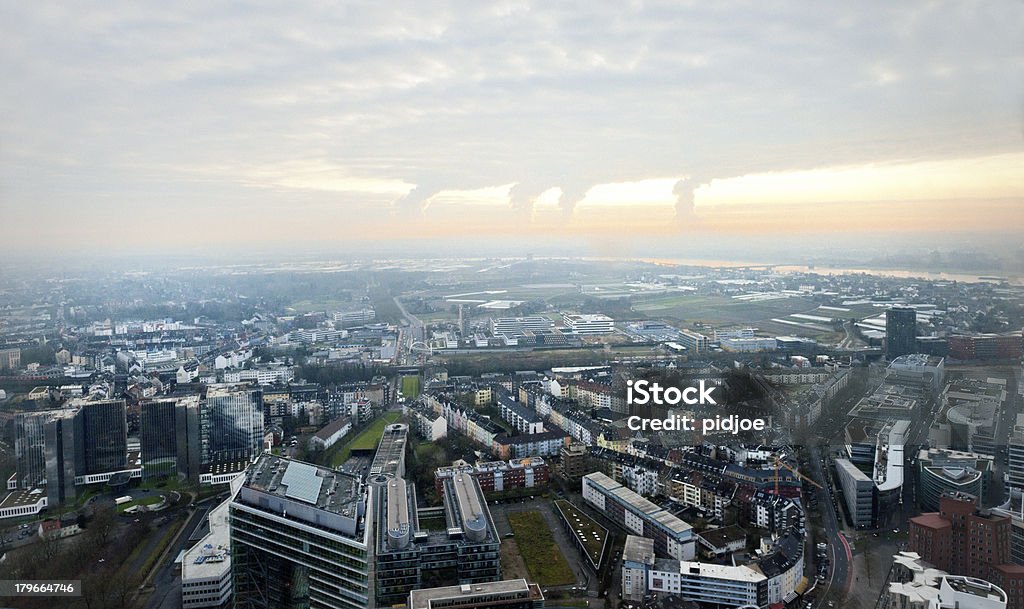 Vista aérea do bairro de Dusseldorf, Alemanha - Foto de stock de Dusseldorf royalty-free