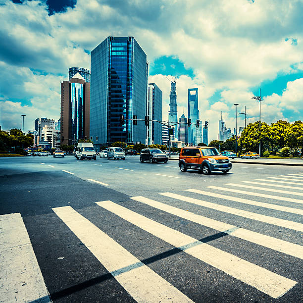 istock street in city 179666020
