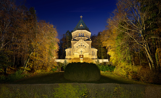 Votive chapel on Lake Starnberg illuminated in the blue hour