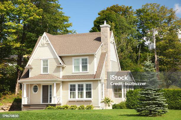 Wunderschöne Beige Land Zu Hause Stockfoto und mehr Bilder von Außenaufnahme von Gebäuden - Außenaufnahme von Gebäuden, Beige, Fotografie