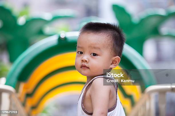 Photo libre de droit de Mignon Petit Garçon banque d'images et plus d'images libres de droit de Asiatique de l'Est et du Sud-Est - Asiatique de l'Est et du Sud-Est, Bleu, Bonheur