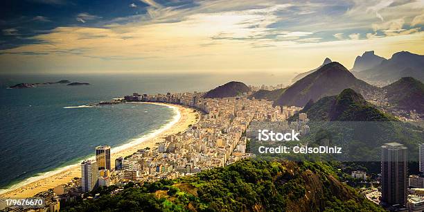 Copacabana Beach Foto de stock y más banco de imágenes de Agua - Agua, Aire libre, América del Sur