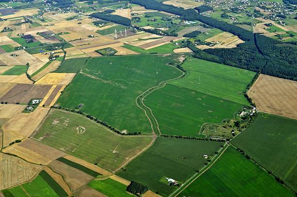 vista aérea - poland rural scene scenics pasture imagens e fotografias de stock