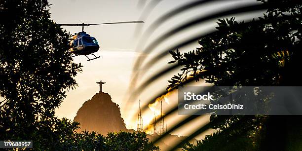 En Vuelo En Helicóptero Foto de stock y más banco de imágenes de Río de Janeiro - Río de Janeiro, Helicóptero, Jesucristo