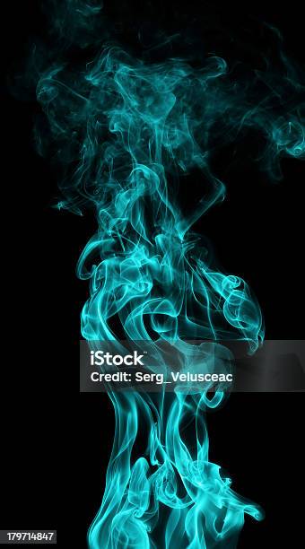 Fumo - Fotografie stock e altre immagini di Blu - Blu, Colore descrittivo, Colore nero
