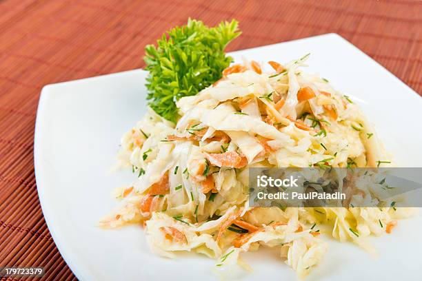 Salada Com Maionese De Couve - Fotografias de stock e mais imagens de Alimentação Saudável - Alimentação Saudável, Cenoura, Comida