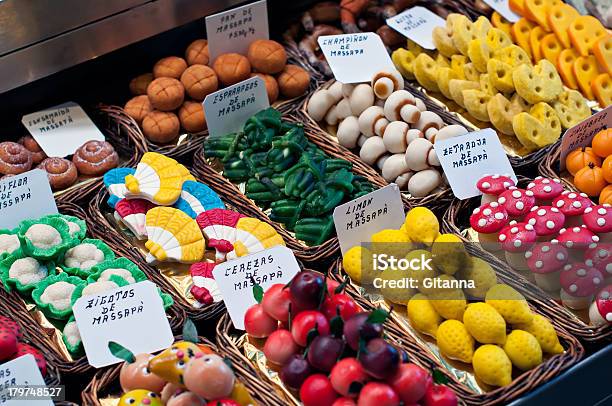 Mieszanka Marcepan - zdjęcia stockowe i więcej obrazów Bez ludzi - Bez ludzi, Ciastko, Ciasto