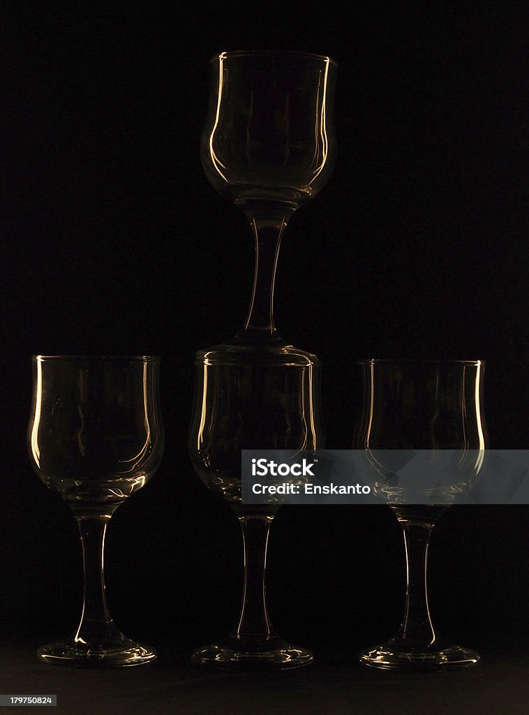 Szkło na ciemnym tle - Zbiór zdjęć royalty-free (Alkohol - napój)
