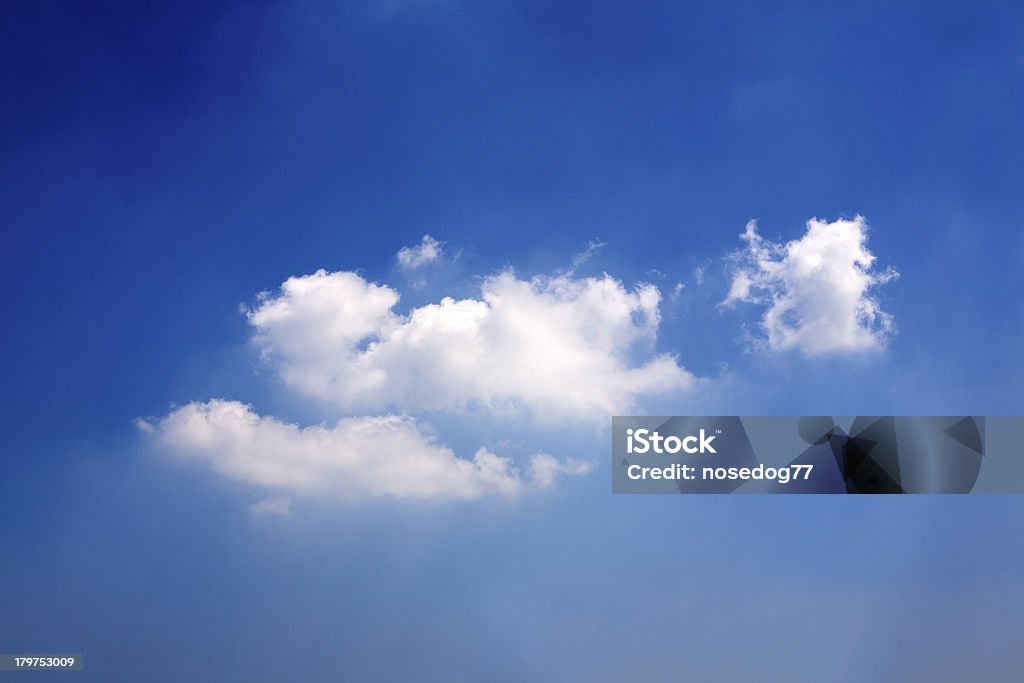 Голубое небо - Стоковые фото Без людей роялти-фри