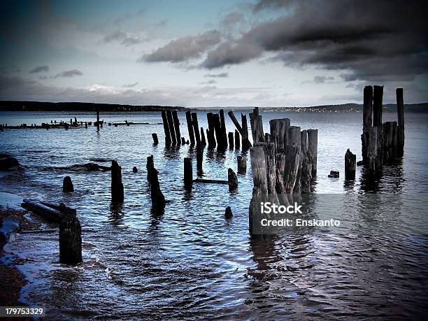 Alten Bergen In Den See Stockfoto und mehr Bilder von Herbst - Herbst, Landschaft, Plattensee