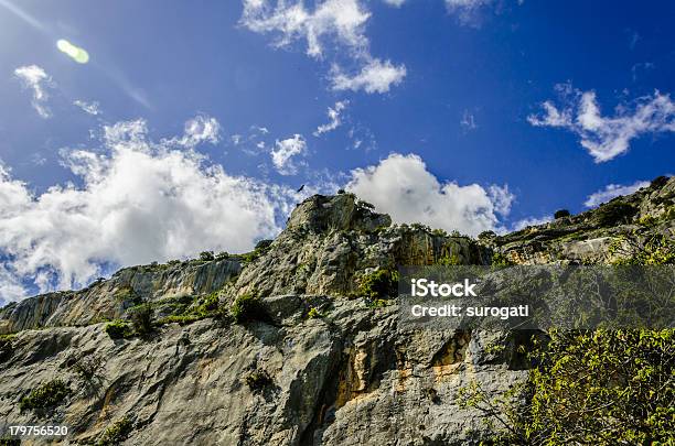 De Montaña Rocks Foto de stock y más banco de imágenes de Aire libre - Aire libre, Alto - Descripción física, Azul