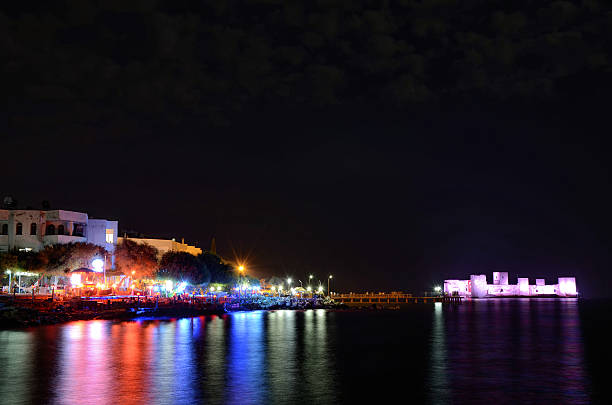 istock Kizkalesi At Night, Mersin, Turkey 179763276