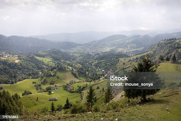 Wunderschönen Ländlichen Landschaft Stockfoto und mehr Bilder von Anhöhe - Anhöhe, Baum, Berg