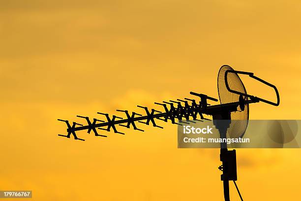 Antena De Televisão - Fotografias de stock e mais imagens de Azul - Azul, Comunicação, Dados